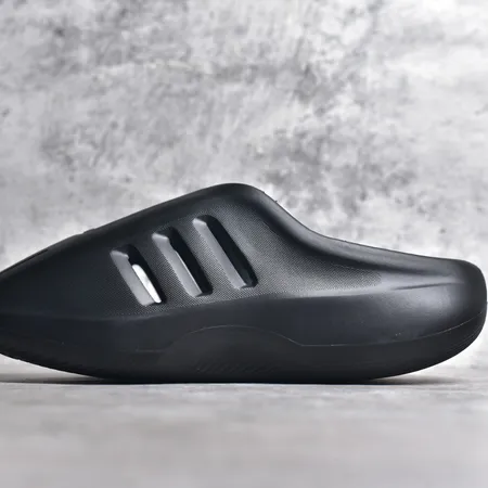 アディダス スリッパ