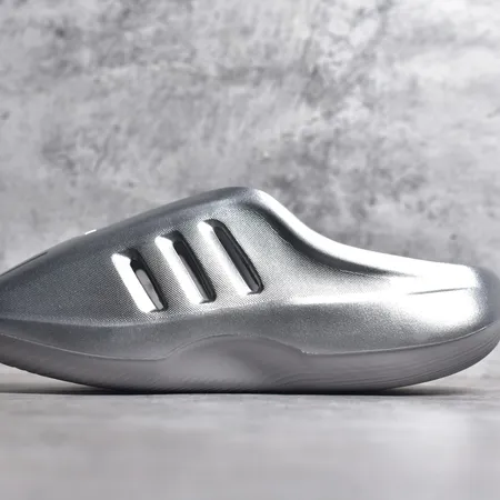 アディダス スリッパ