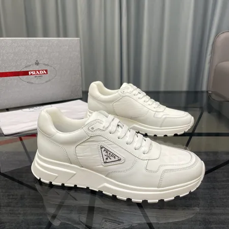 プラダ スニーカー