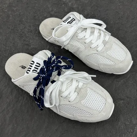 ミュウミュウ カジュアルシューズ