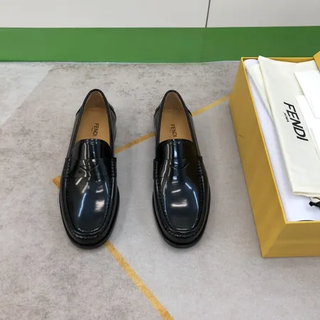 フェンディ ビジネスシューズ