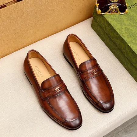 グッチ ビジネスシューズ