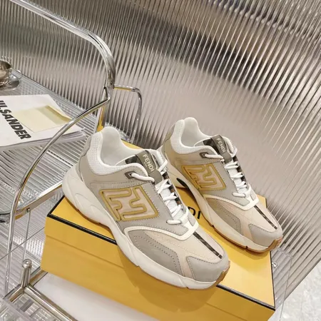 フェンディ スニーカー