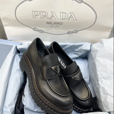 プラダ カジュアルシューズ