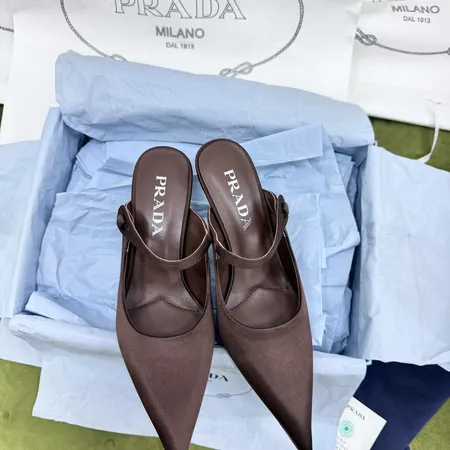 プラダ スリッパ