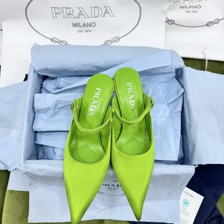 プラダ スリッパ