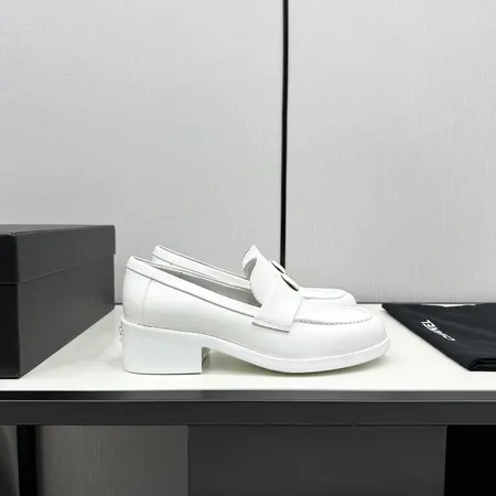 シャネル ビジネスシューズ