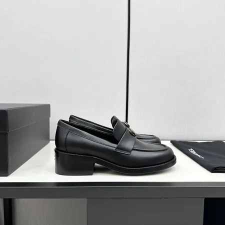 シャネル ビジネスシューズ