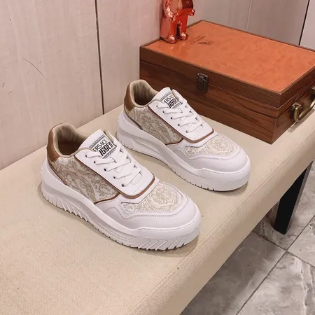 ヴェルサーチ カジュアルシューズ