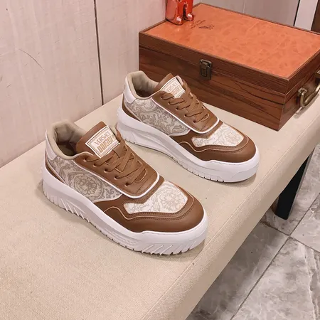 ヴェルサーチ カジュアルシューズ