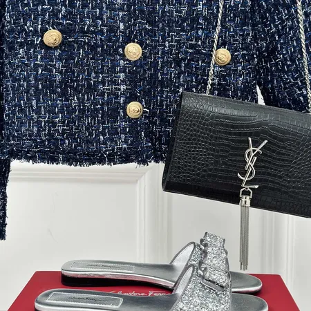 フェラガモ スリッパ