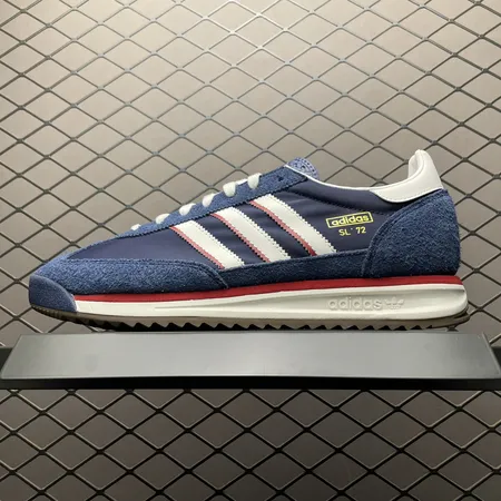 アディダス カジュアルシューズ