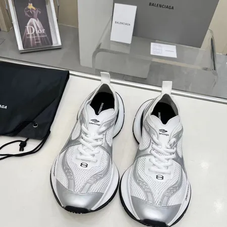 バレンシアガ カジュアルシューズ