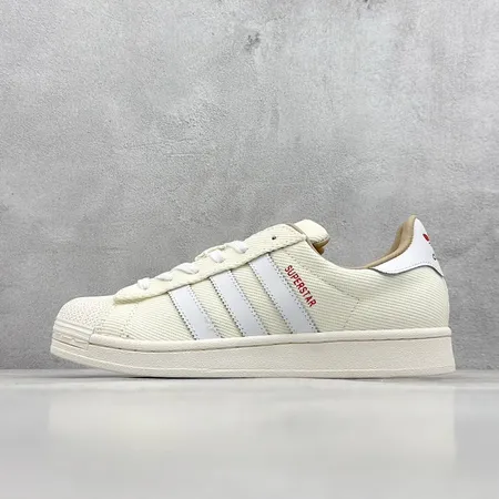 アディダス カジュアルシューズ