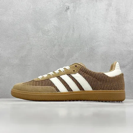 アディダス カジュアルシューズ