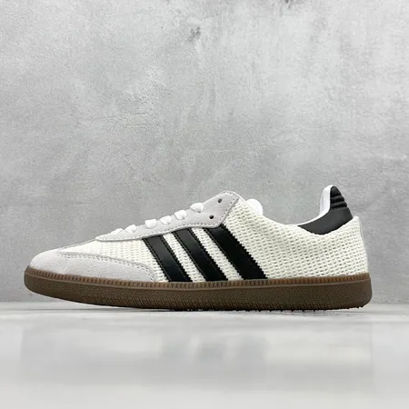 アディダス カジュアルシューズ