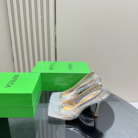 ボッテガ ヴェネタ サンダル