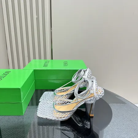 ボッテガ ヴェネタ サンダル