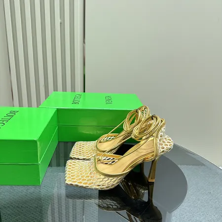 ボッテガ ヴェネタ サンダル