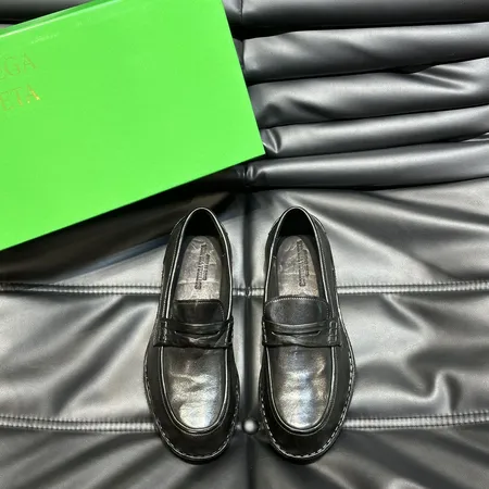 ボッテガ ヴェネタ ビジネスシューズ