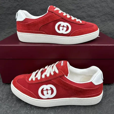 グッチ カジュアルシューズ