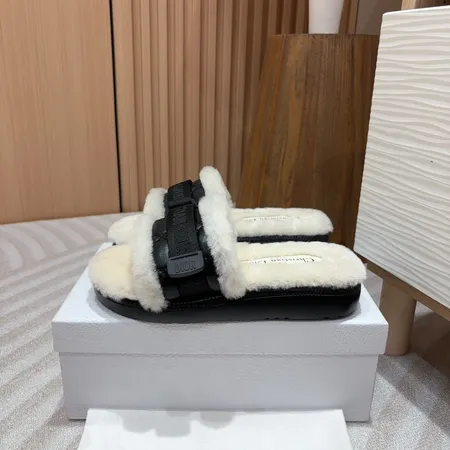 ディオール スリッパ