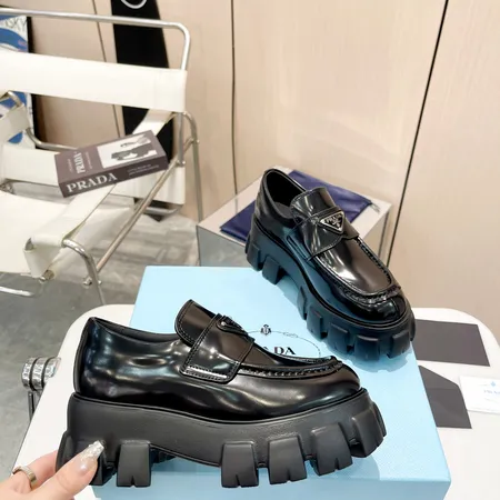 プラダ ビジネスシューズ