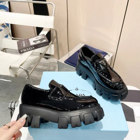 プラダ ビジネスシューズ