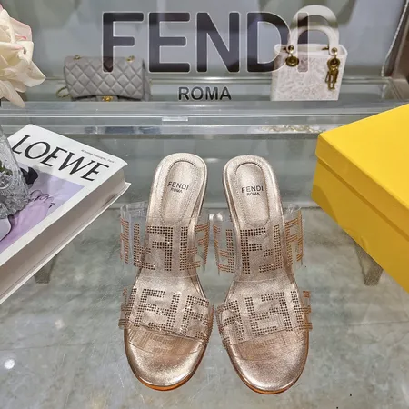 フェンディ サンダル