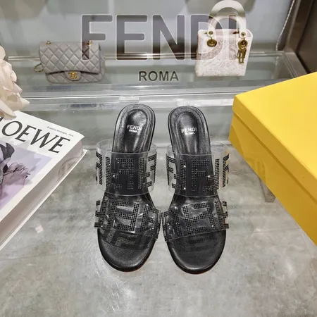 フェンディ サンダル