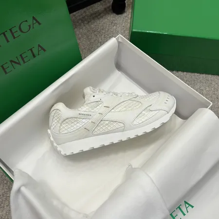 ボッテガ ヴェネタ カジュアルシューズ