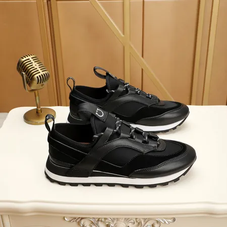 フェラガモ スニーカー