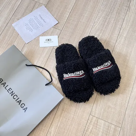 バレンシアガ スリッパ