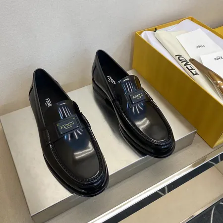 フェンディ ビジネスシューズ