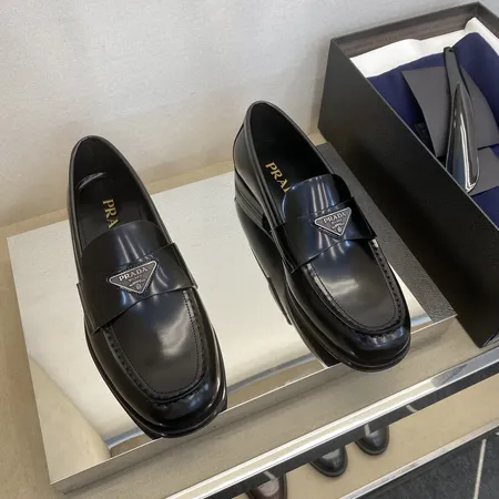 プラダ ビジネスシューズ