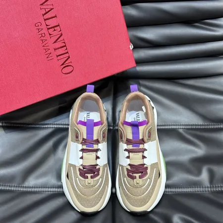 ヴァレンティノ スニーカー