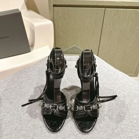 バレンシアガ サンダル