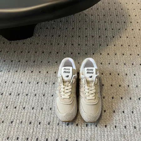 ミュウミュウ スニーカー