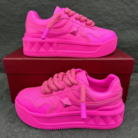 ヴァレンティノ カジュアルシューズ