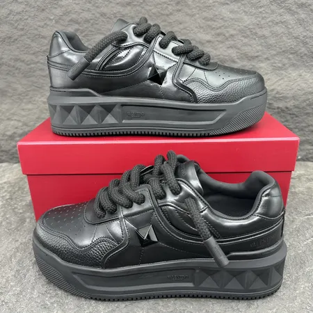 ヴァレンティノ カジュアルシューズ