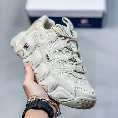 フィラ スニーカー