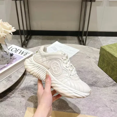 グッチ スニーカー