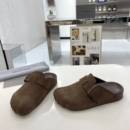 バレンシアガ スリッパ