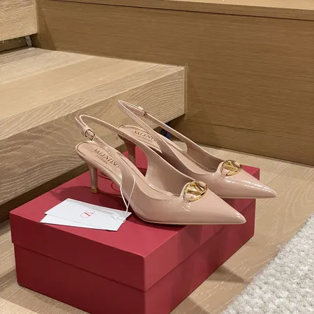 ヴァレンティノ サンダル