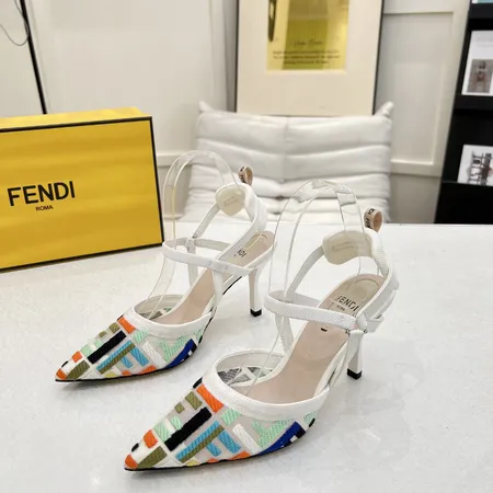 フェンディ サンダル