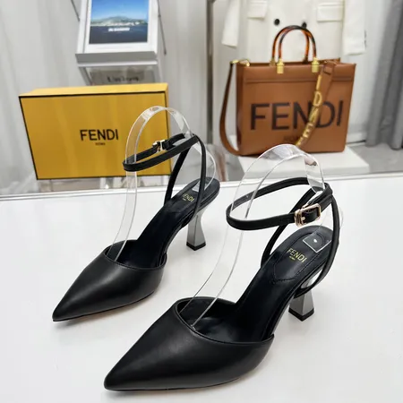 フェンディ サンダル