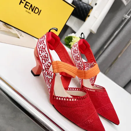 フェンディ サンダル