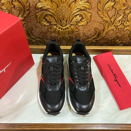 フェラガモ カジュアルシューズ