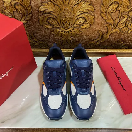 フェラガモ カジュアルシューズ