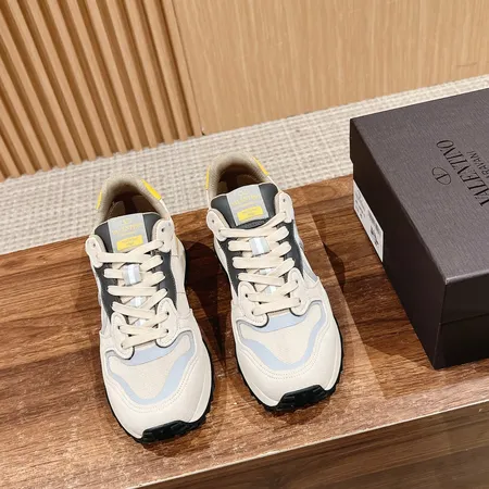 ヴァレンティノ スニーカー